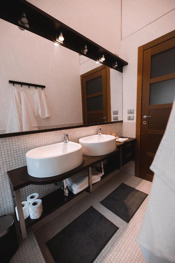 Mrdoyle Apartment Catalani ميلان المظهر الخارجي الصورة
